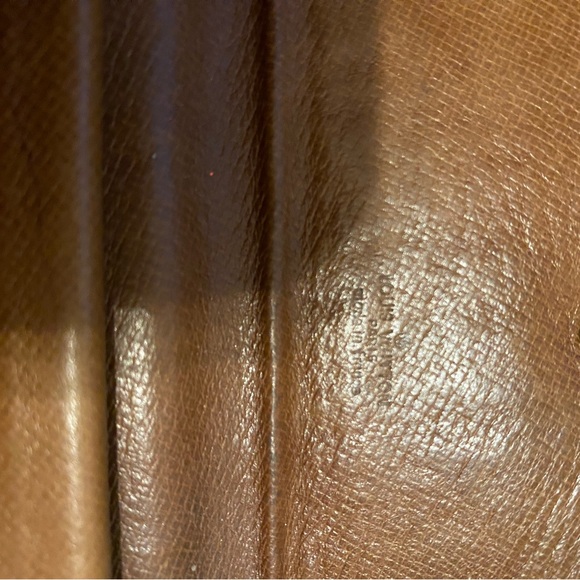 Louis Vuitton Monogram Wallet! - Picture 8 of 8